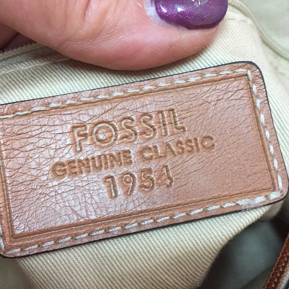 12x7x5” Fossil shoulder bag - Picture 6 of 8